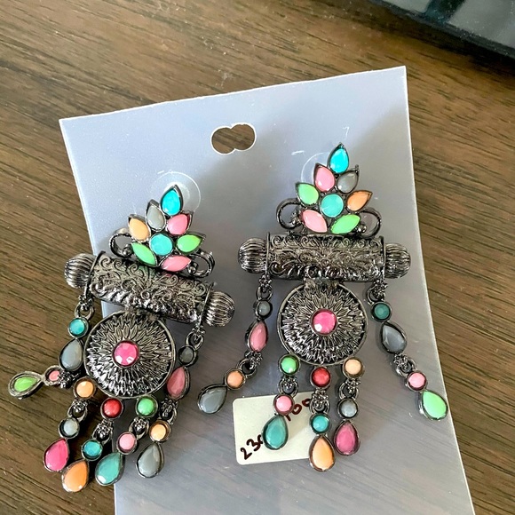 Earings - Picture 1 of 1